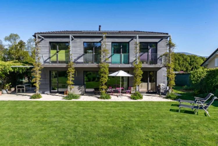 Contemporary Minergie villa in a privileged setting