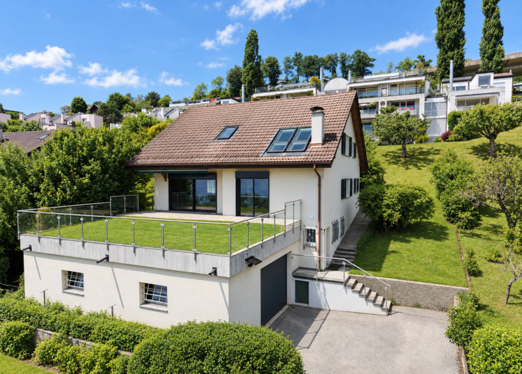 Freistehende Villa mit 6,5 Zimmern und Panoramablick auf den Genfersee und die Alpen
