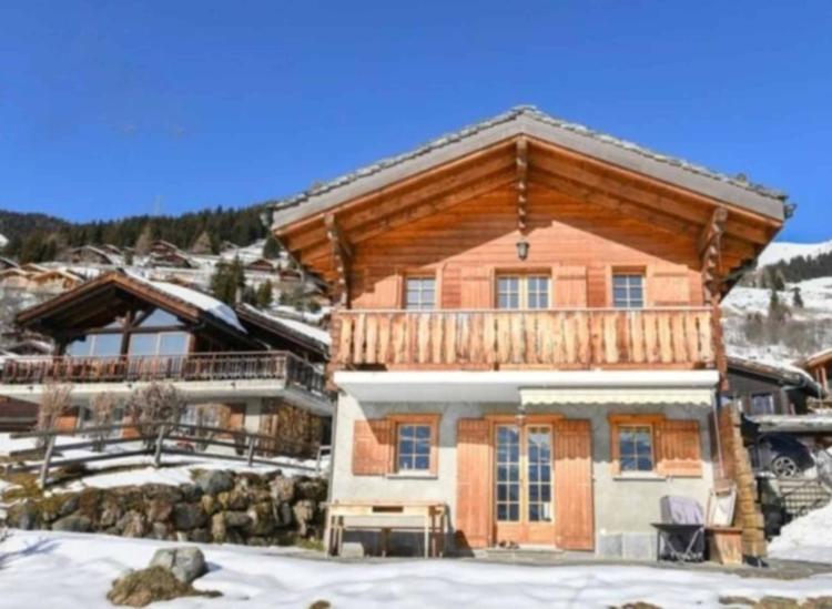 Charming chalet in Patier 
