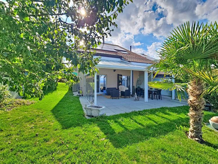 Charming 4.5-room villa in a verdant setting