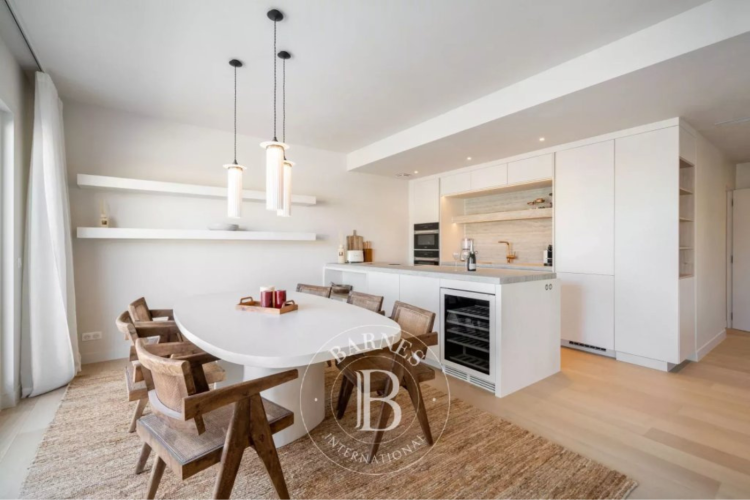 Cannes Near the Palais – Contemporary Penthouse with Panoramic Sea View – 3 Bedrooms