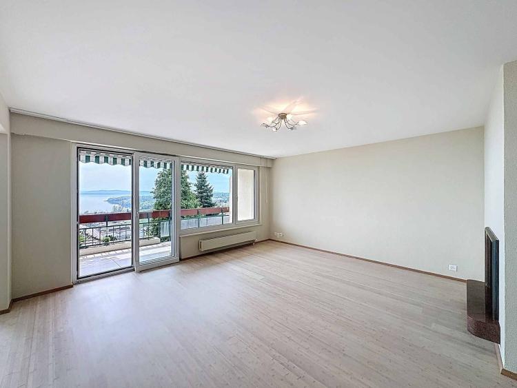 Elegant 4.5-room apartment with balcony in Auvernier, between lake and vineyards