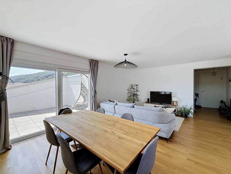 Appartement en attique de 4.5 pièces entre lumière et sérénité