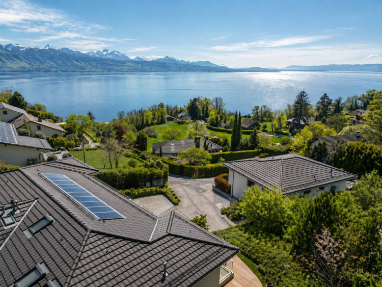 Contemporary penthouse in the heart of Lavaux, with panoramic views of Lake Geneva