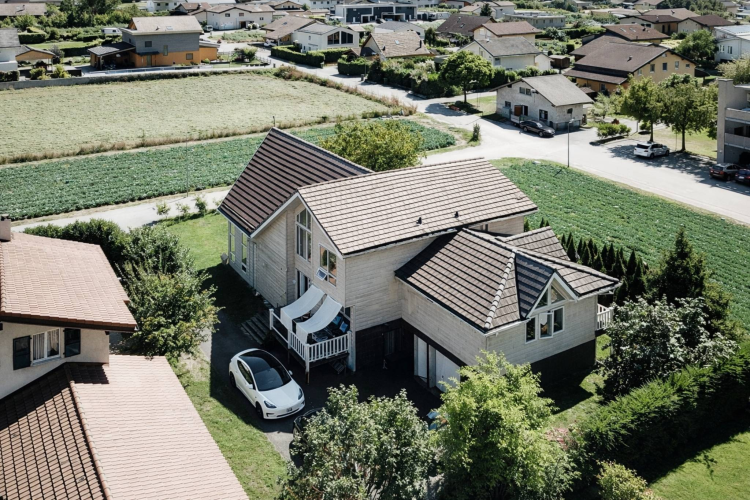 Kanadisches Haus im Herzen einer grünen Umgebung