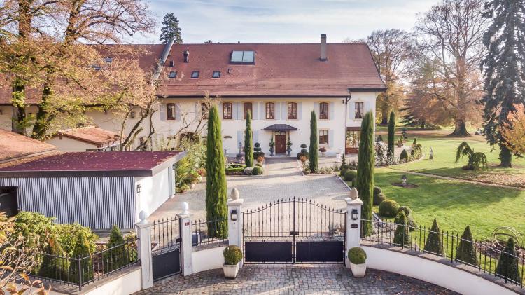 Splendid 19th-century mansion, renovated