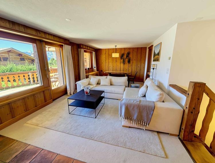 Spacious 3-Bedroom Duplex Apartment with Balcony