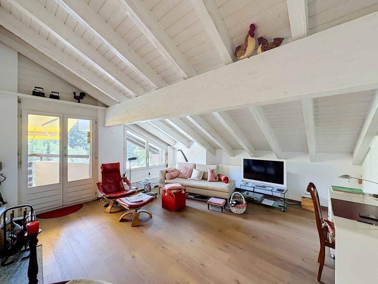 EXCLUSIVE LISTING - CHARMING 1-BEDROOM APARTMENT (2.5 ROOMS)