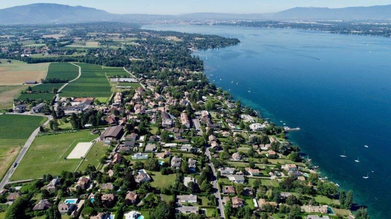 Beautiful building plot near the lake