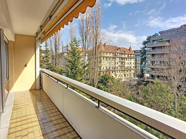 EXCLUSIVE: Crossing apartment in the heart of Malagnou