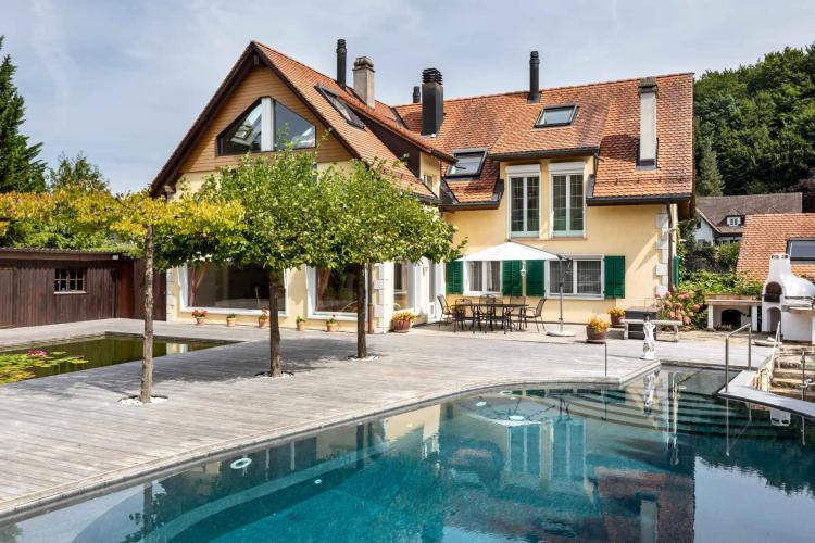 In absolute calm, sumptuous property of 580 m² 