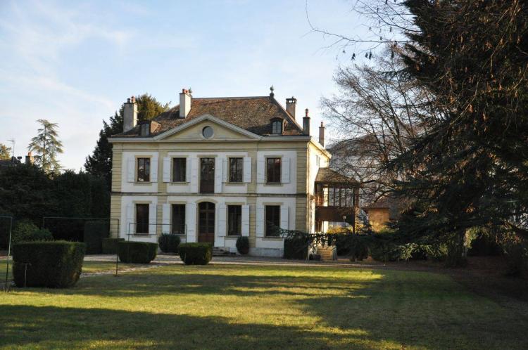 SUMPTUOUS MANSION