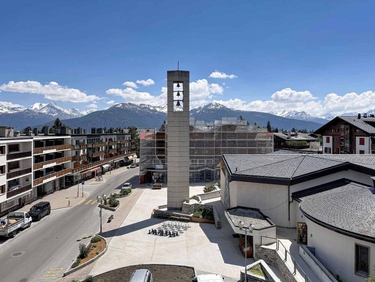 Situation exceptionnelle au cœur de Crans avec vue panoramique