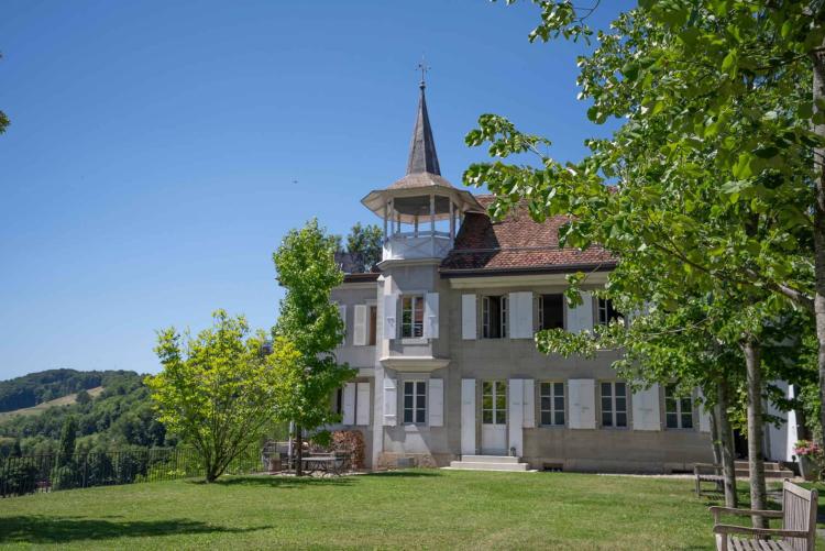 Exceptional, fully renovated residence