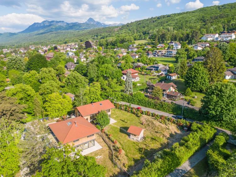 Évian-les-Bains - 700 sqm property - 2 887 sqm plot - 8 bedrooms