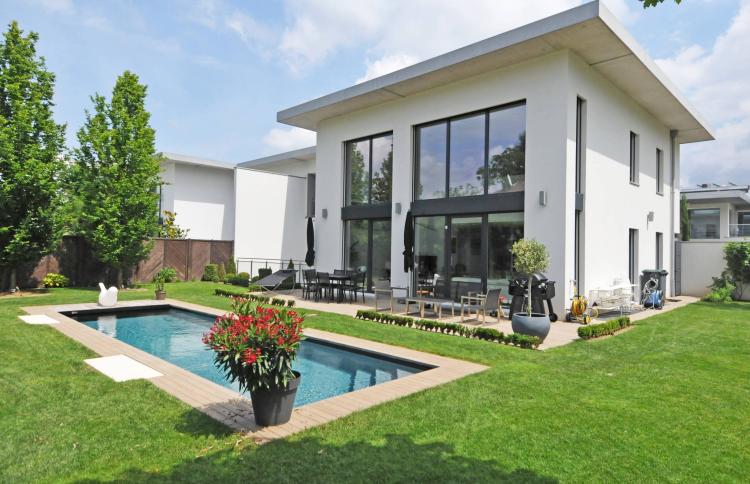 Superb contemporary villa