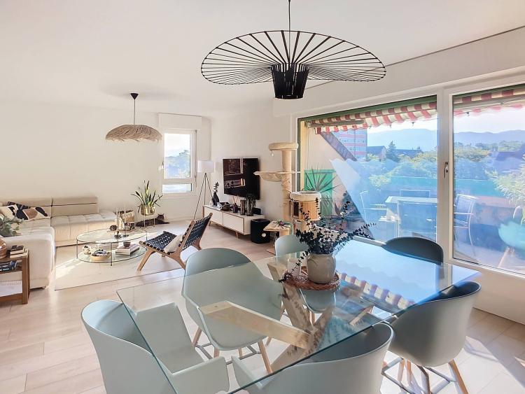 Appartement au dernier étage avec vue dégagée