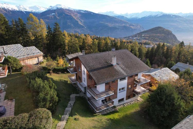 BEAUTIFUL 3.5-ROOM APARTMENT WITH EXCEPTIONAL PANORAMIC VIEW