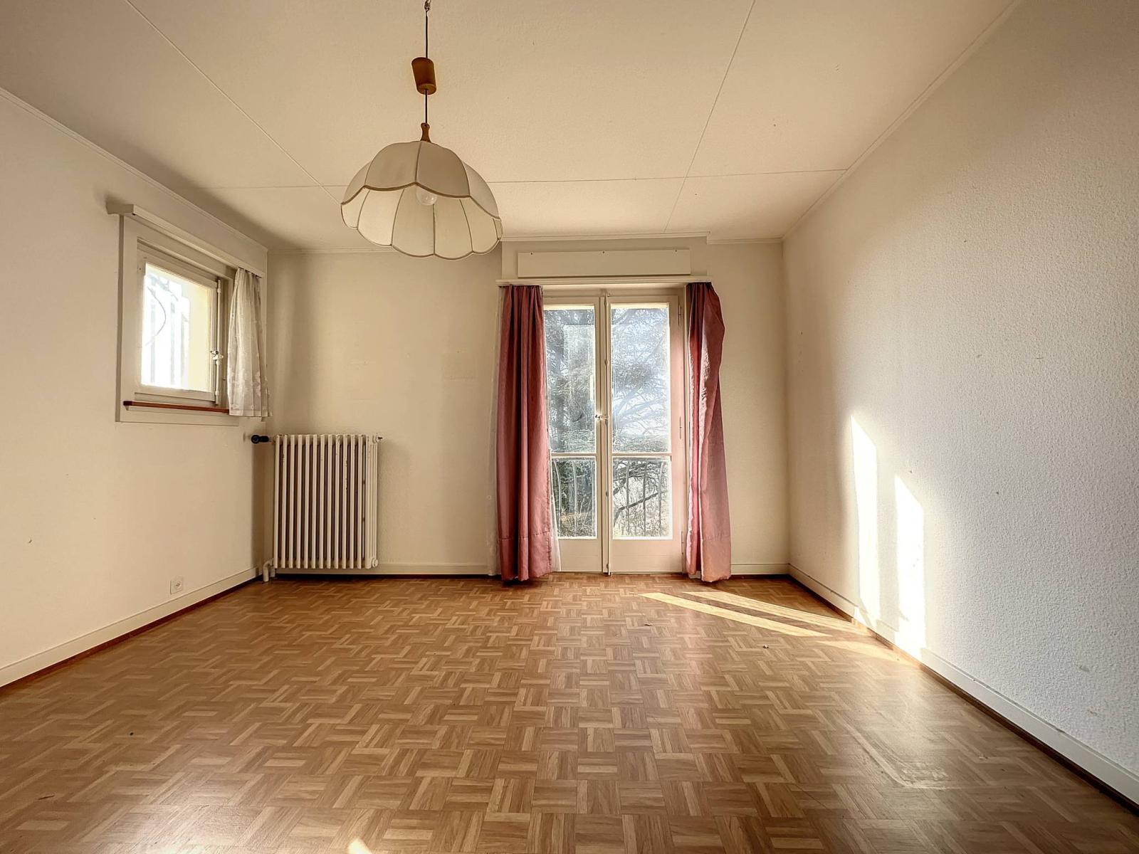 Detached villa with panoramic view