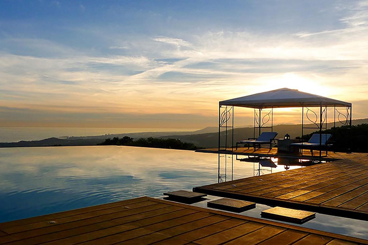 Report on the luxury real estate market: BARNES global property handbook 2018