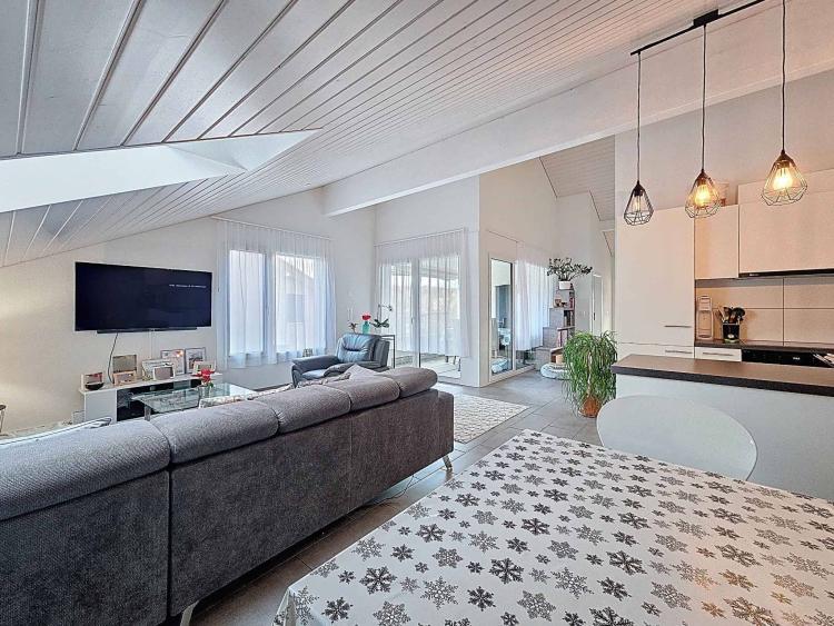 Appartement moderne de 3.5 pièces avec balcon-loggia