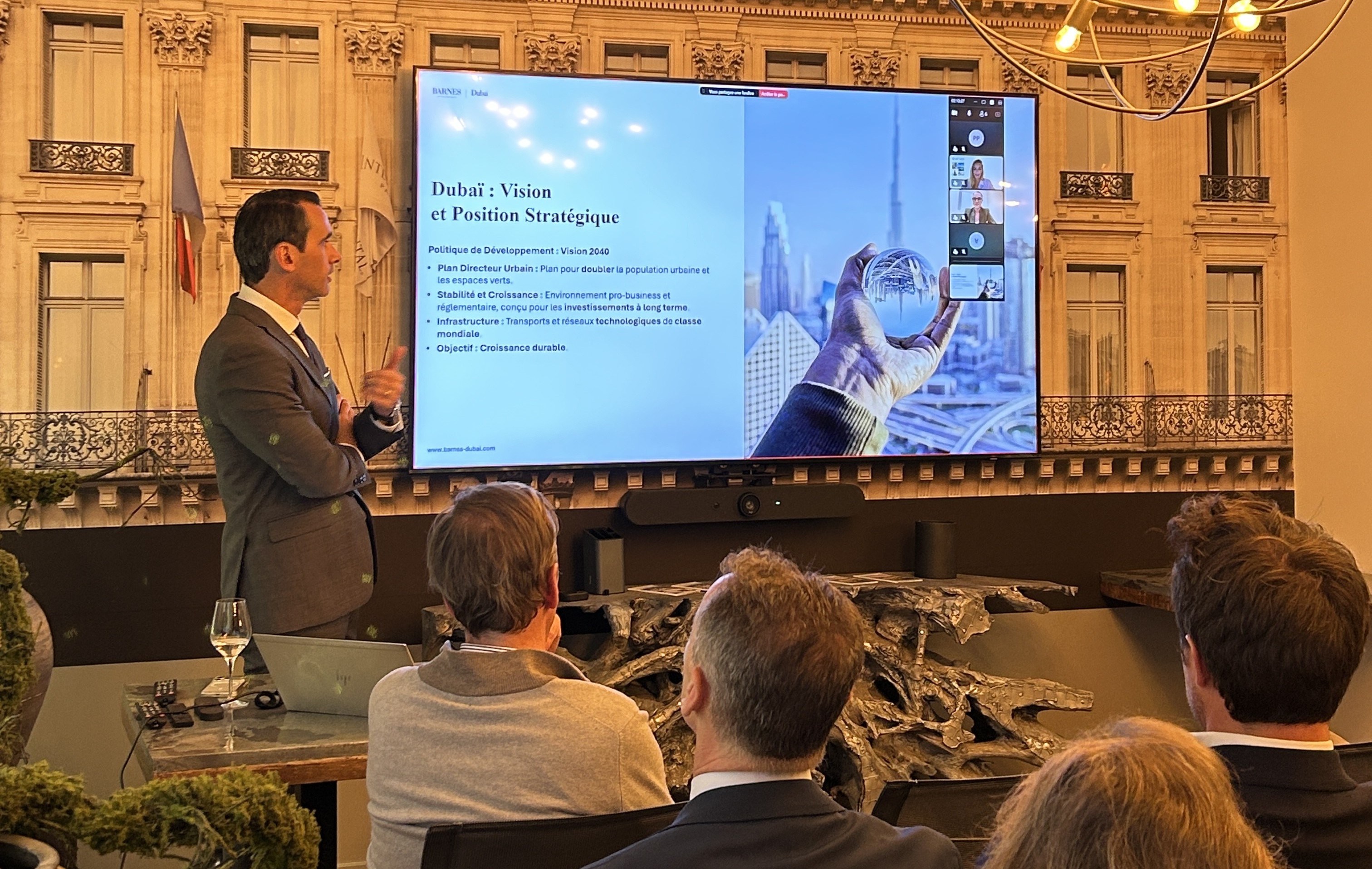 photo conférence investissement Dubaï