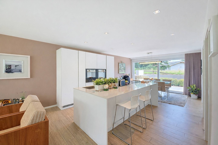 Luxury residence – duplex with private garden and generous volumes