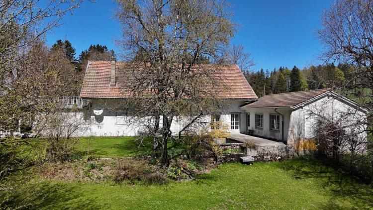 Property with holiday camp potential