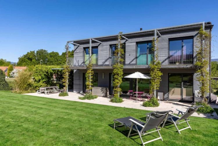 Contemporary MINERGIE villa in a privileged setting