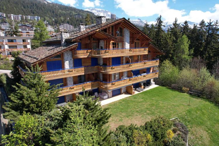 MAGNIFIQUE DUPLEX/ATTIQUE DE 6.5 PIÈCES AU CENTRE AVEC TRÈS BELLE VUE