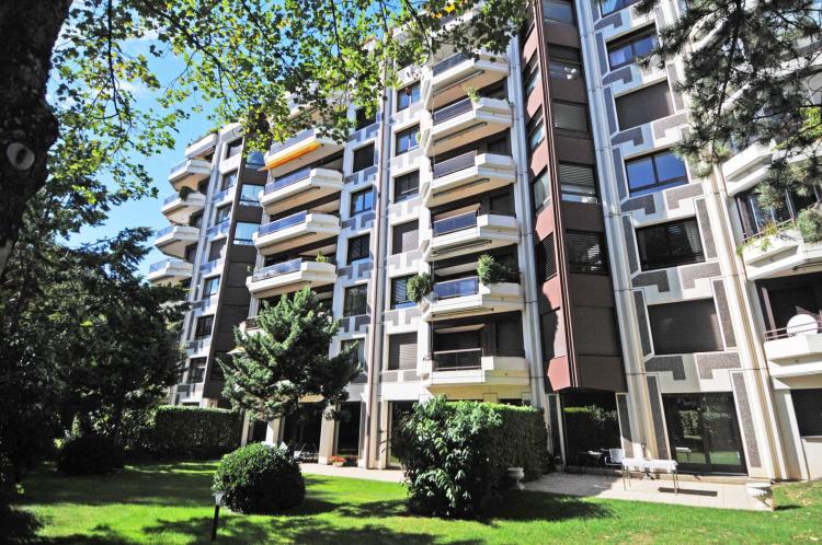 Magnificent 5-room apartment close to International Organizations