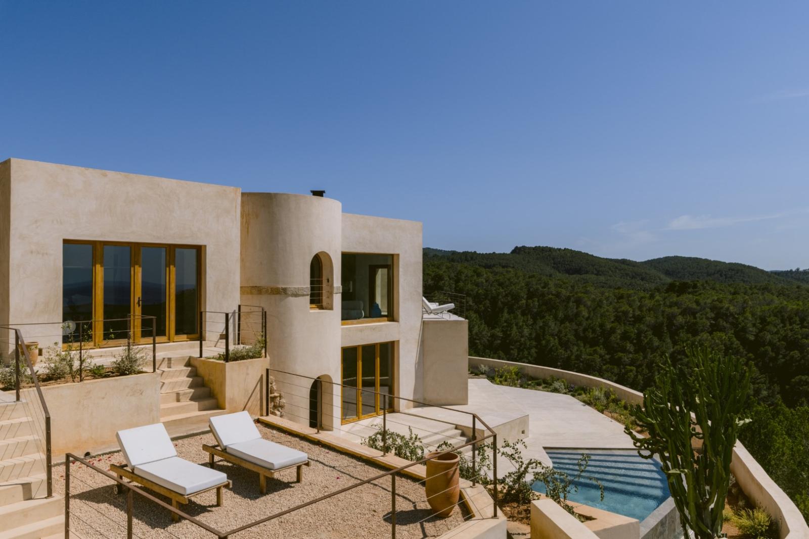 SMIRN_luxury-north-ibiza-villa-for-sale-sea-views-_83_grand_.jpg