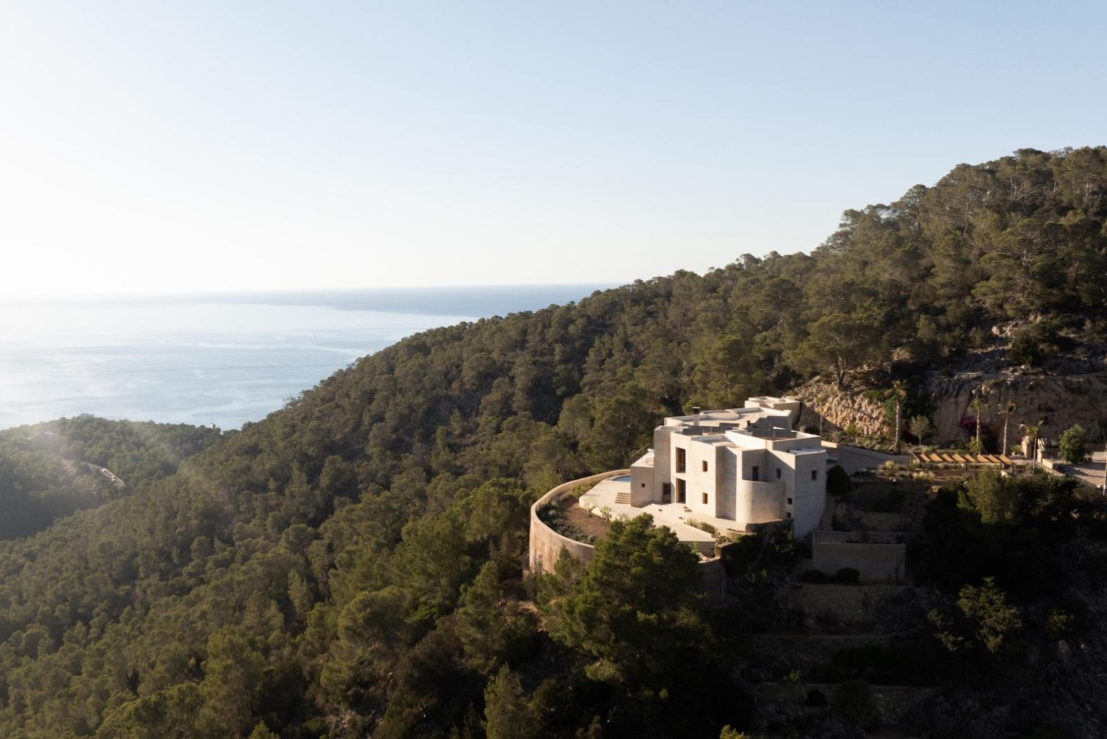 SQzoK_ibiza-villa-for-sale-can-draco-1_cropped_lo_15_grand_.jpg