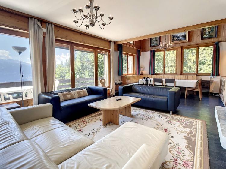 Traditional chalet a stone's throw from the resort centre