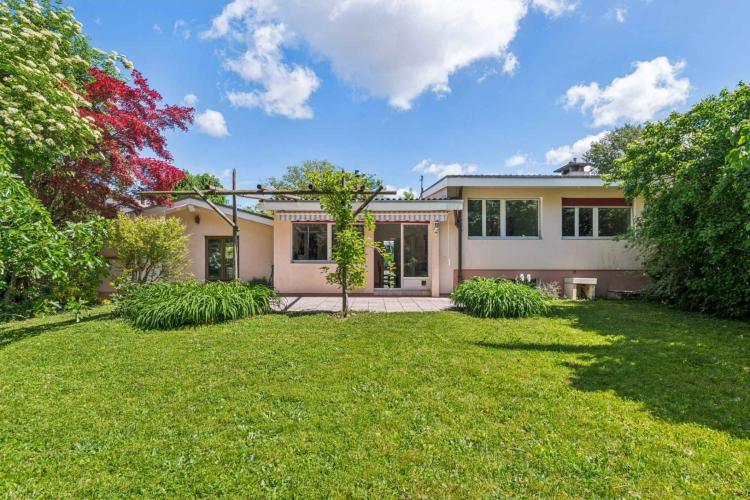 Exklusiv! Charmantes, ebenerdiges Haus zum Renovieren