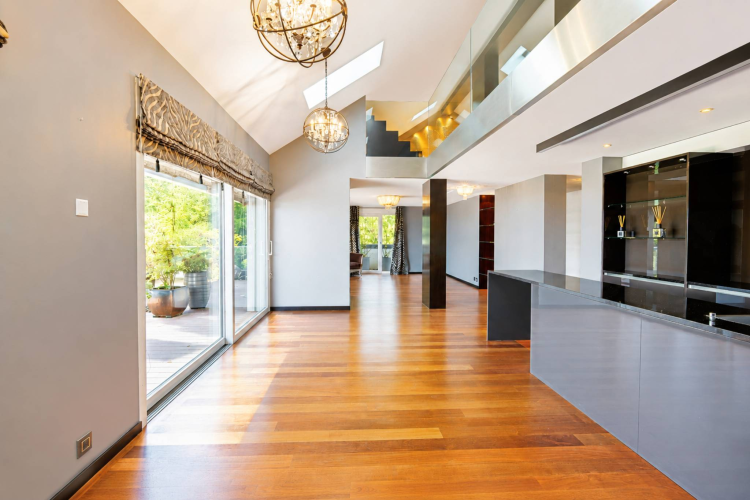 Magnificent Duplex Penthouse with Breathtaking Lake Views