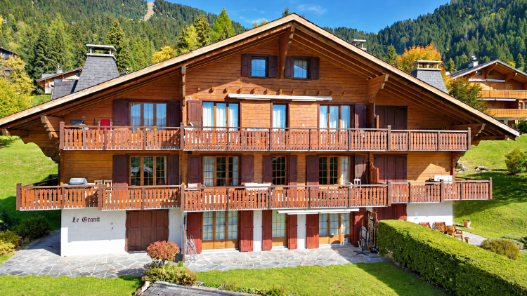SKI-IN SKI-OUT! Dual-Aspect Apartment in the Heart of Domaine de la Résidence