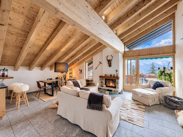 BEAUTIFUL 4.5-ROOM DUPLEX PENTHOUSE WITH STUNNING ALPINE VIEWS