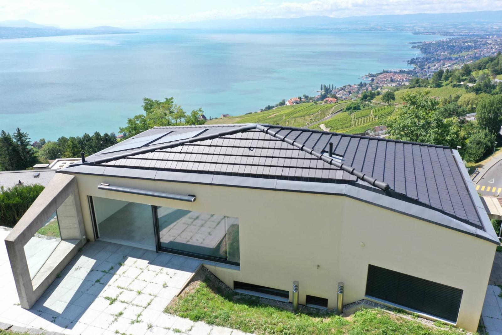 New property with panoramic lake view