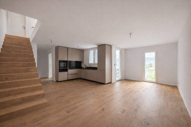 Semi-detached villa in a rural setting – High-end renovation in Vuillerens