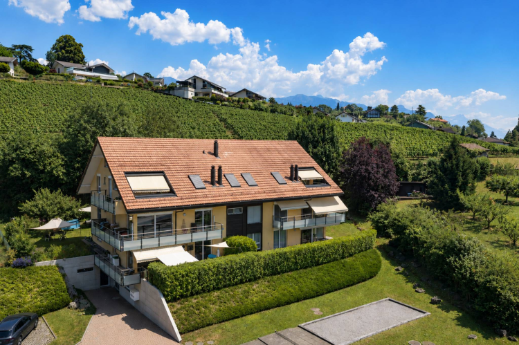 Spacious 4.5-Room Apartment in a Peaceful and Green Setting