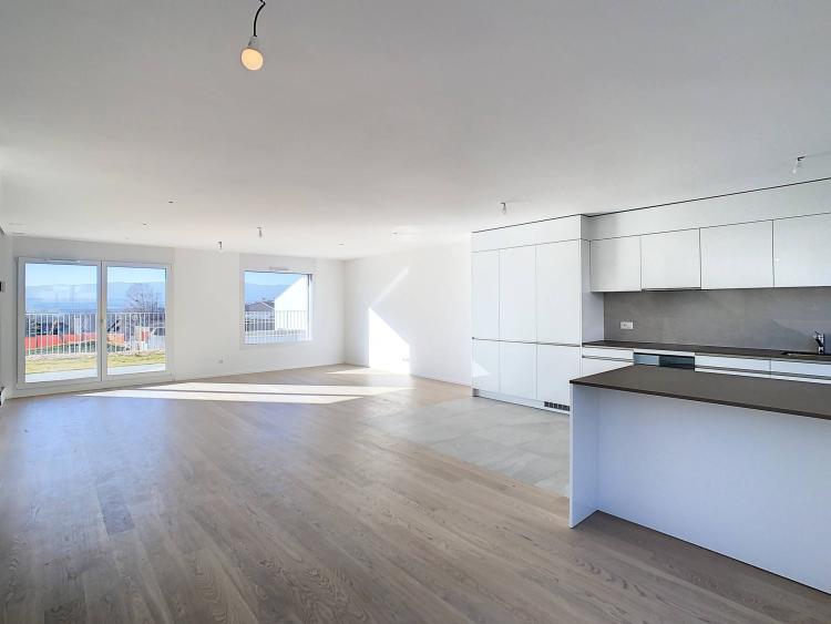 New 5.5 room semi-detached villa with gardens