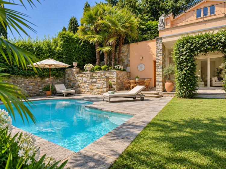 Tuscan-style villa in the heart of Pully