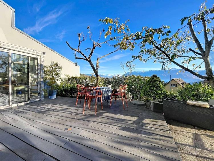 3.5-room apartment - terrace, lake and Alps view