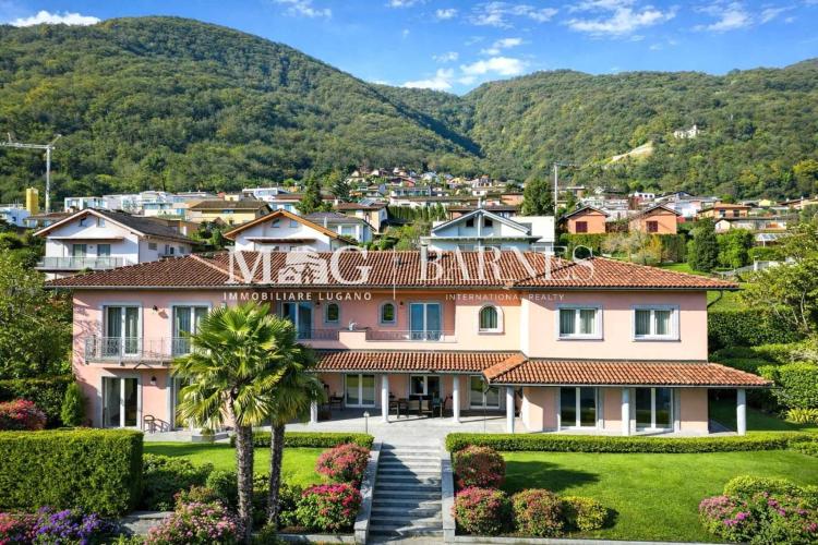 Lugano, Manno: PRESTIGIOUS VILLA, elegant with swimming pool and guesthouse