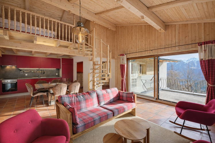 Chalet mitoyen au charme authentique – entièrement rénové