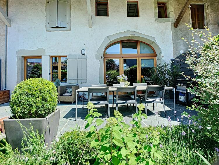 Magnificent family home in the heart of the Village