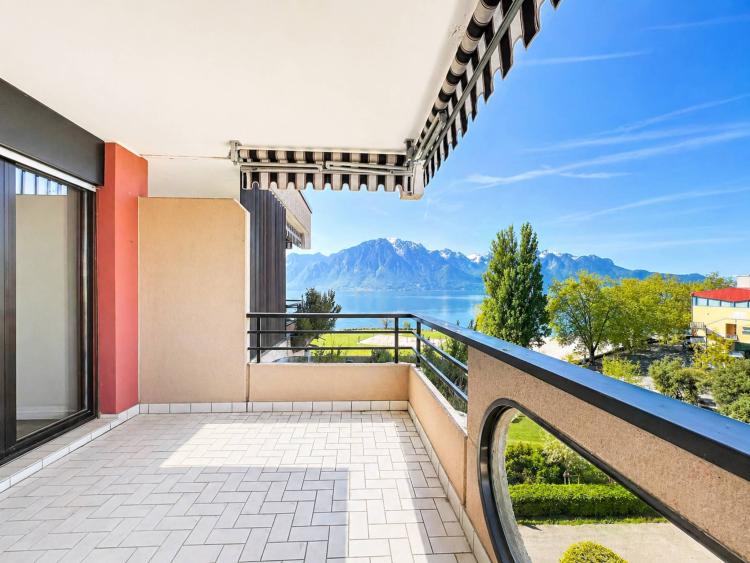 Penthouse mit 2,5 Zimmern, großem Balkon und Seeblick