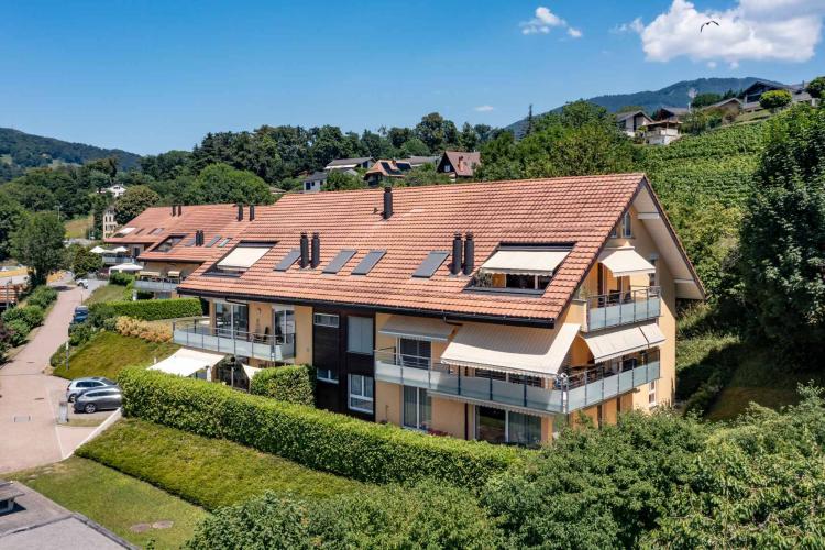 Spacious 4.5-Room Apartment in a Peaceful and Green Setting