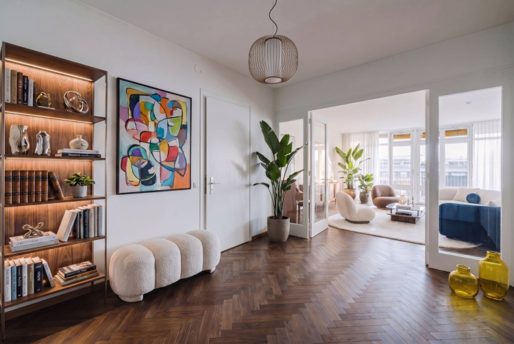 Vaste appartement de 7 pièces au dernier étage - Budé